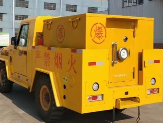 虎丘凯龙爆破器材运输车：保障爆破任务的安全运行