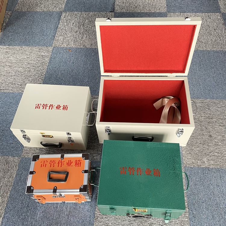 虎丘爆破工程作业箱如何选择？玻璃钢与传统材质的全面对比